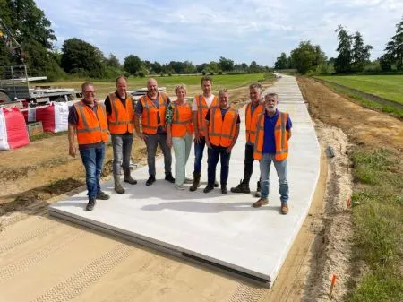 Plaatsen Bio Bound betonplaten Fietspad Ulft - Silvolde